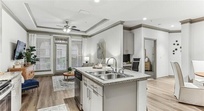 Building Photo - 2910 Clairmont Rd