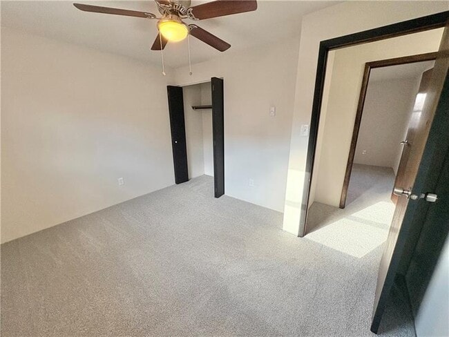 Building Photo - 927 Vance Ave