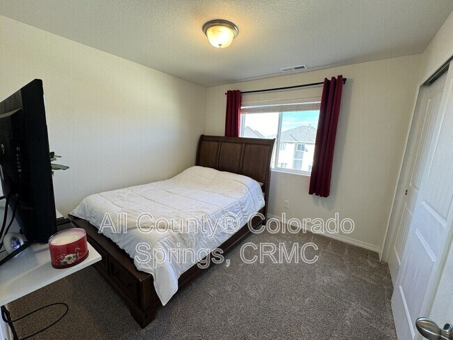 Building Photo - 8145 Phyllite Dr