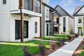 Building Photo - 321 Sophia Rain Dr