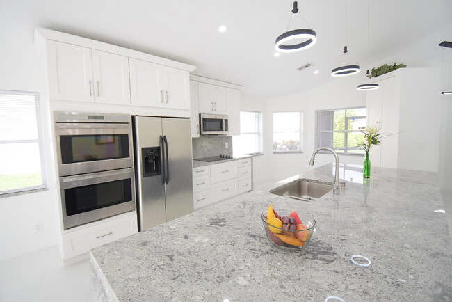 Building Photo - 11071 Baybreeze Way