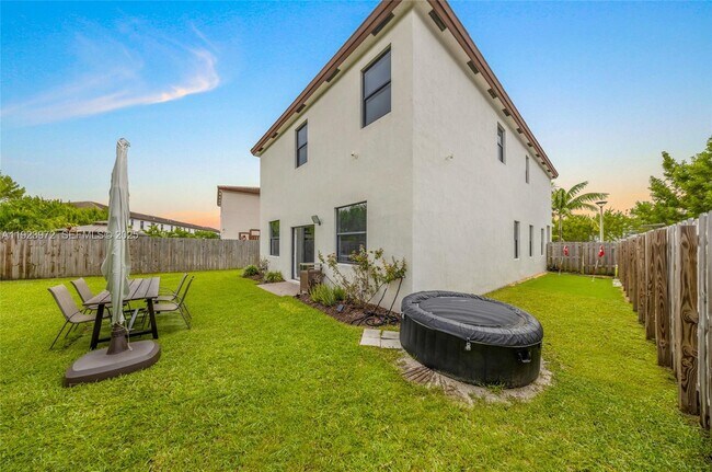 Building Photo - 268 NE 210th Way