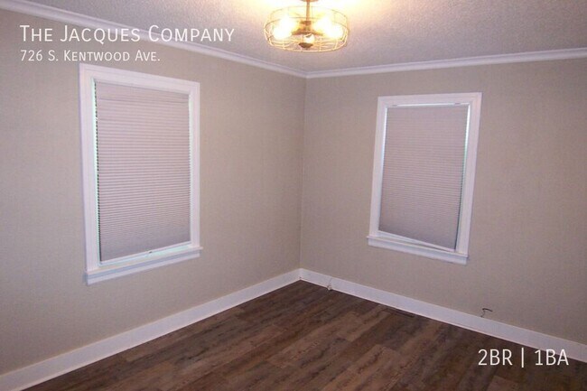 Building Photo - 726 S Kentwood Ave