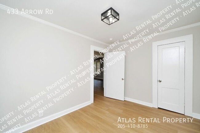 Building Photo - 433 Arrow Rd