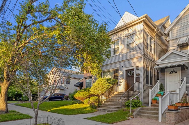 Primary Photo - 938 Avenue C