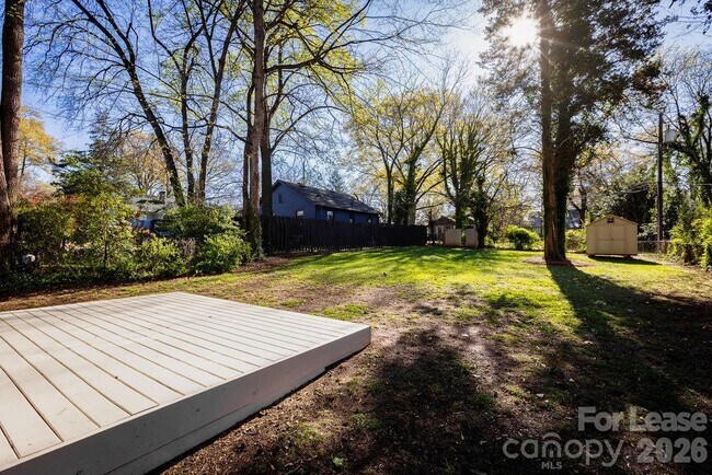 Building Photo - 435 Walnut Ave