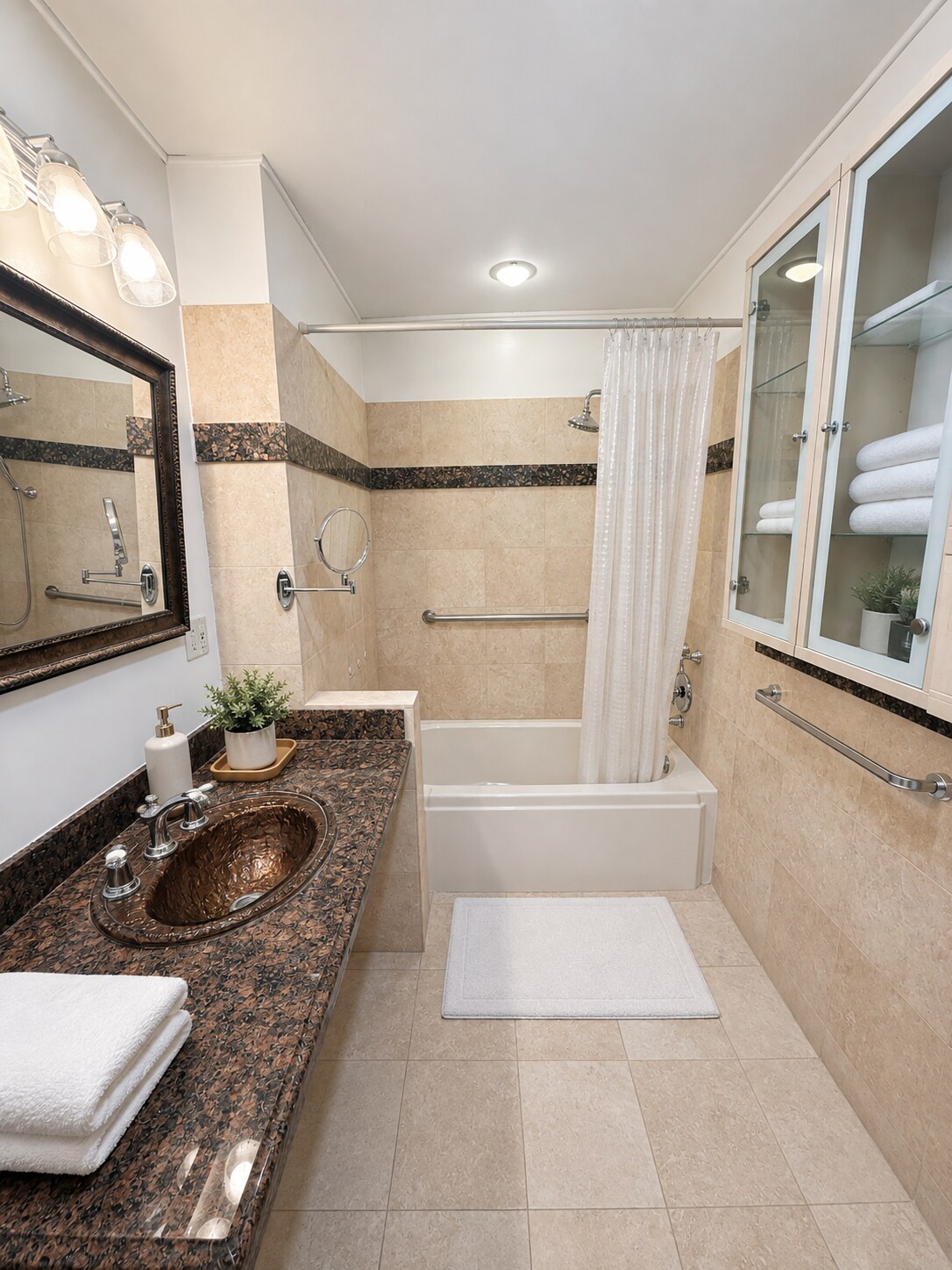 Master Suite private bathroom - 4360 Watkins Dr