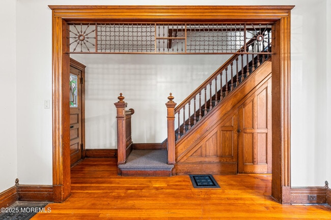 Building Photo - 50-52 Peters Pl