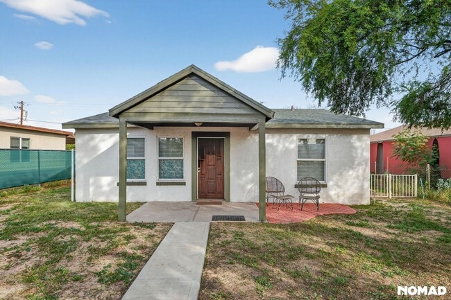 Building Photo - 1714 E Madison St