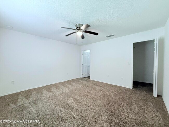 Building Photo - 136 Mason Dr