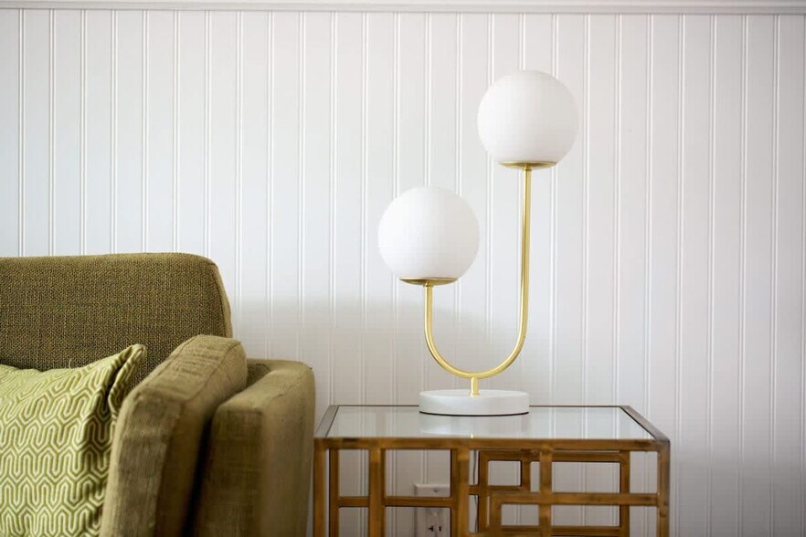 Building Photo - 203 W Magnolia Ave