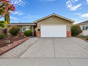 Building Photo - 4610 Chateau Park Ct