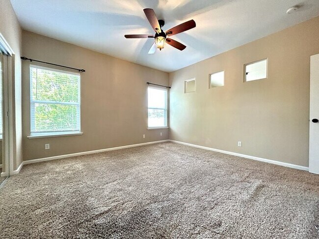 Building Photo - Gated Community! Beautiful 3bd/2.5bth in Folsom