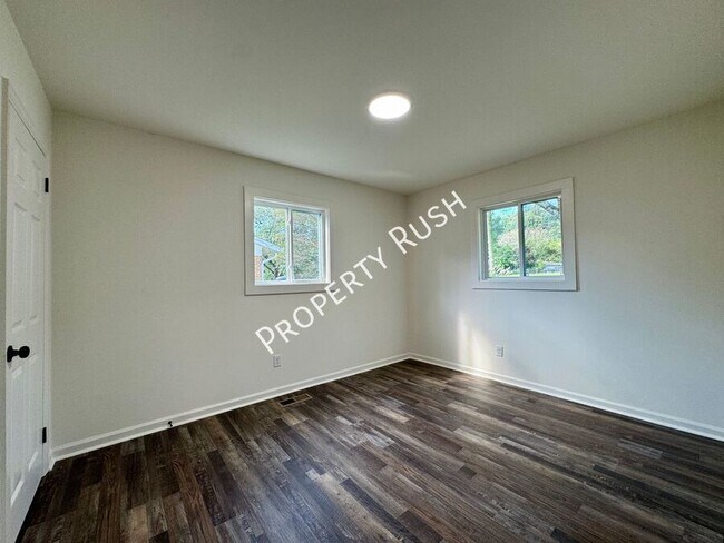 Building Photo - 824 Clift St