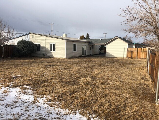 Building Photo - 3 bed/1 bath/1 car garage home for rent in N. Reno