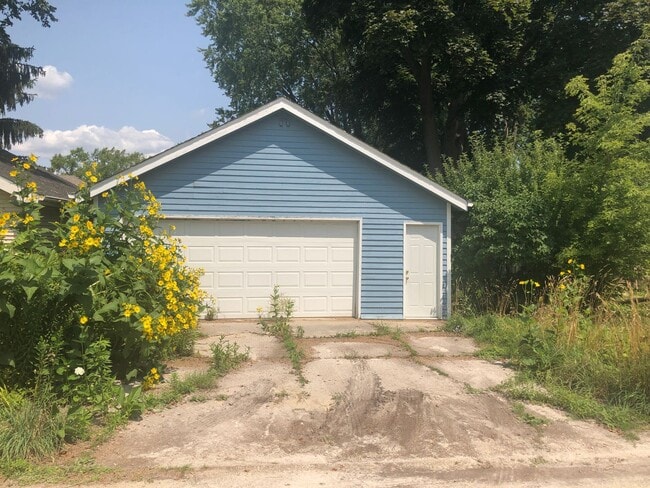 Building Photo - 6706 3rd Ave