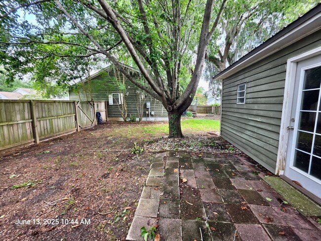 Building Photo - Charming 3 bedroom on a huge lot - Boulder...