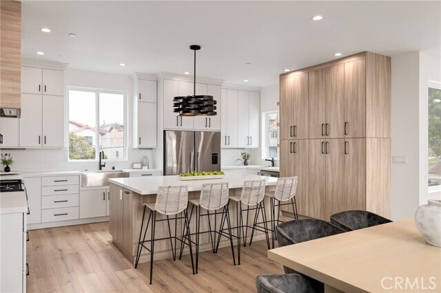 Building Photo - 201 S Juanita Ave