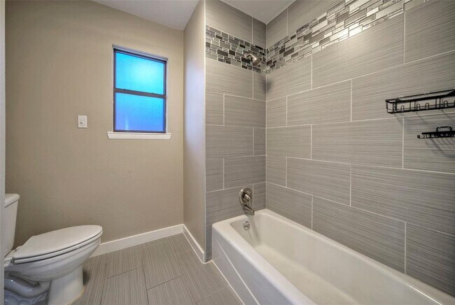 Building Photo - 104 Skyloop Dr