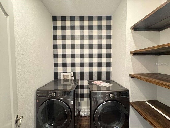 Building Photo - 15024 Stuttgart Aly