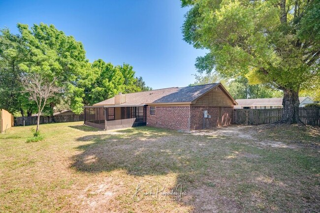 Building Photo - 7811 Woodpointe Dr