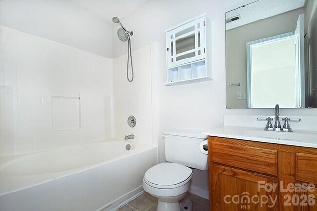 Building Photo - 118 Peterborough Dr