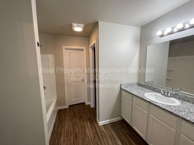 Building Photo - 2108 Langford Ave