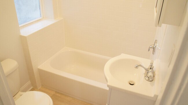 Building Photo - 2921 W George St