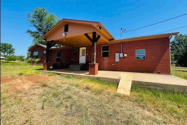 Building Photo - 1107 Devereaux St