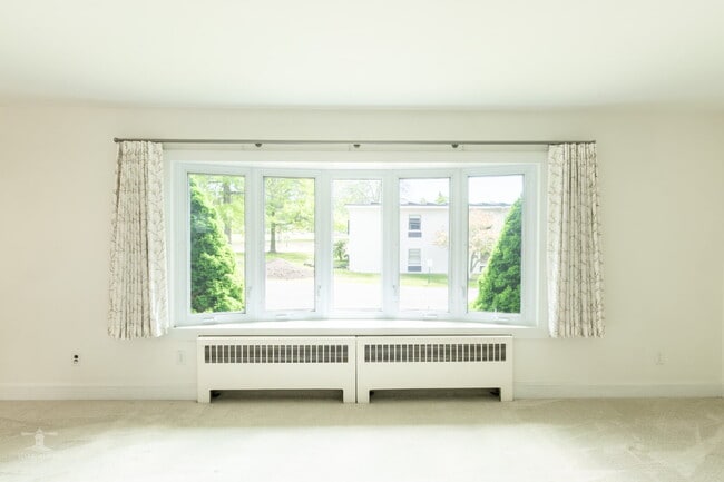 Building Photo - Charming 3BR South Portland Single-Family Home | Sunroom, Garage, Basement Storage & Spacious Yard