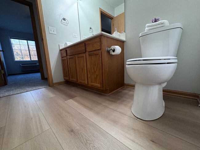 Building Photo - 2427 Silverstone Dr