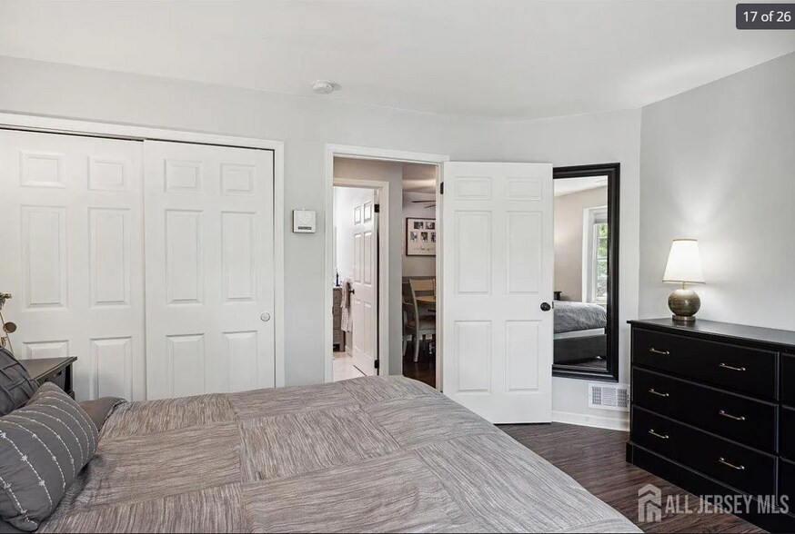 Building Photo - 394 Carhart Ct