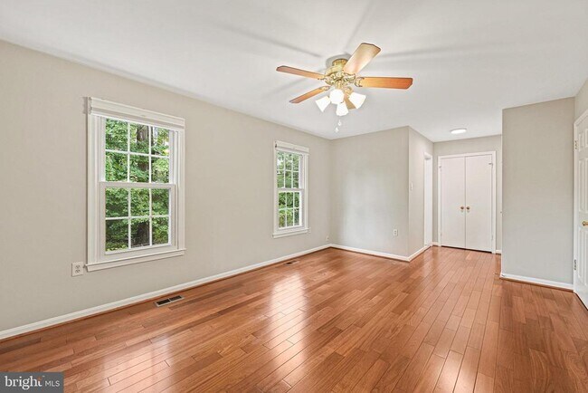 Building Photo - 9760 Hatmark Ct