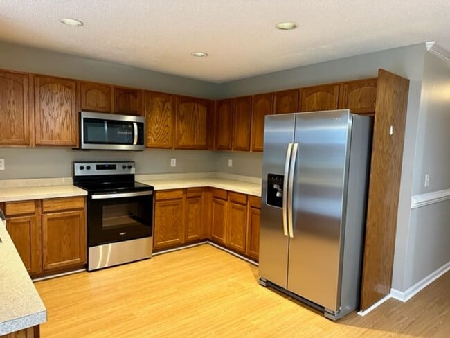 Building Photo - 5091 Ballantine Dr
