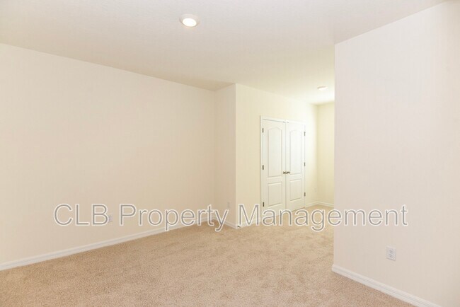 Building Photo - 149 Reena Dr