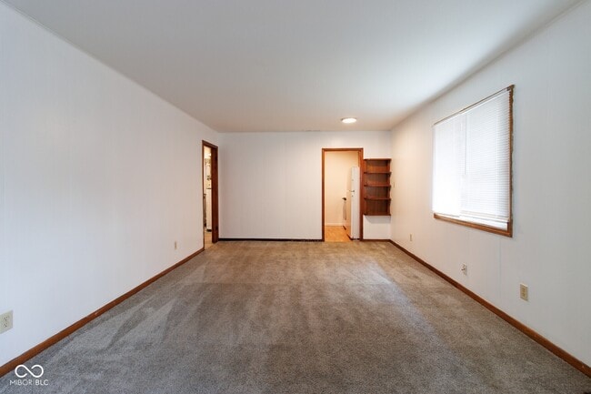 Building Photo - 1102 N Somerset Ave