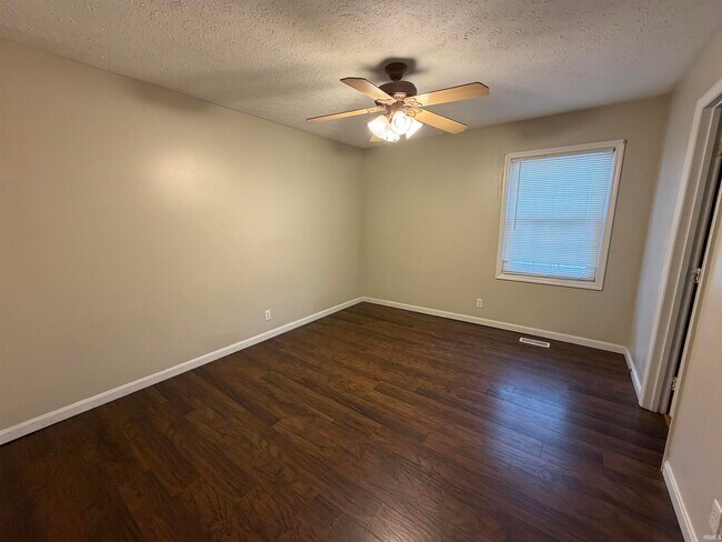 Building Photo - 800 Greenfield Rd