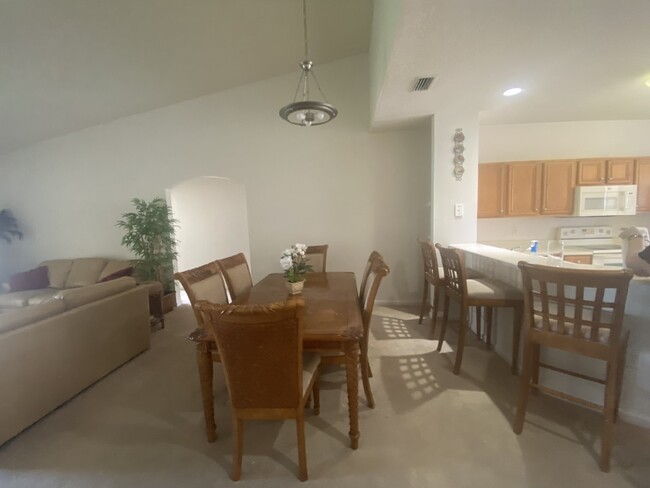 Building Photo - FOR RENT:  3 Bedroom 2 Bathroom Condo w/at...