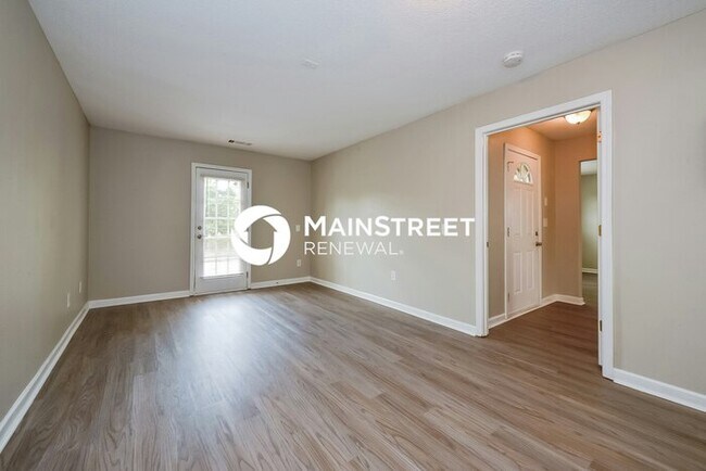 Building Photo - 4 Bedroom Pet-Friendly Home in Lithonia, GA with Main Street Renewal