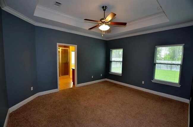 Building Photo - Driftwood Estates Home! 4 bedrooms move in...