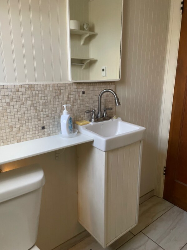 Building Photo - 2221 Seymour Ave