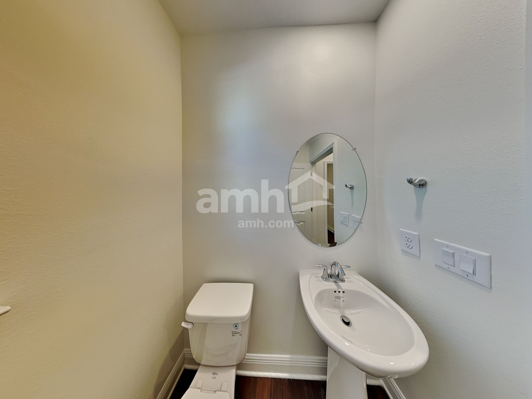 Building Photo - 14609 Cedar Ml Dr