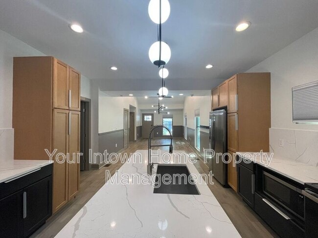 Building Photo - 1264 Lyle Pl NW
