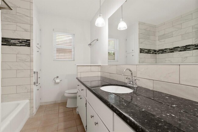 Building Photo - 2624 Barton Hills Dr