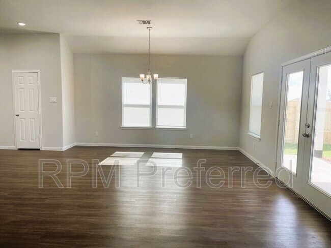 Building Photo - 1555 Rd 5728