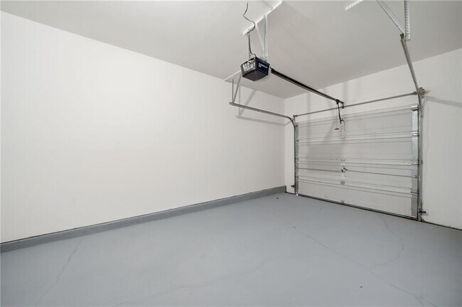 Building Photo - 3349 Lathenview Ct