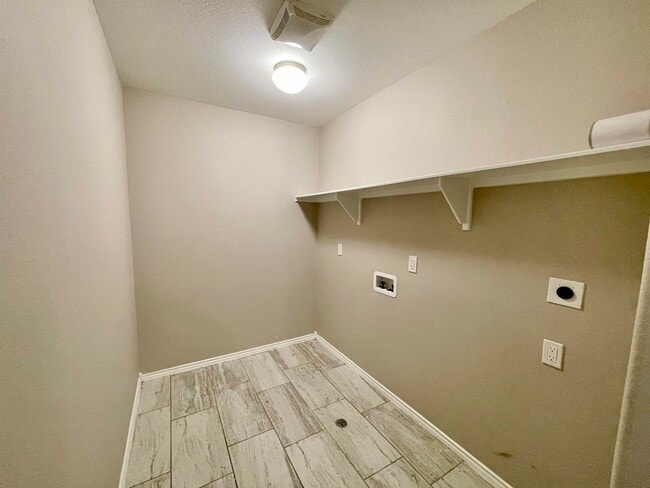 Building Photo - 303 Rockpile Creek Ln