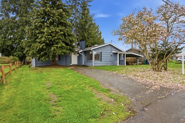 Building Photo - 3 BD | 2 BA Home with Great Backyard & Fireplace