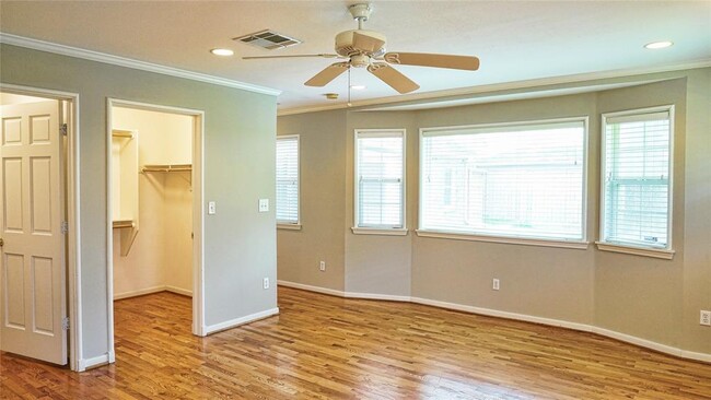 Building Photo - 2047 McClendon St