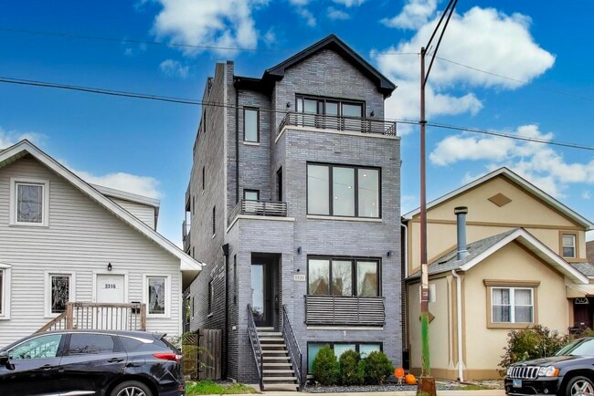 Building Photo - 3320 N Narragansett Ave